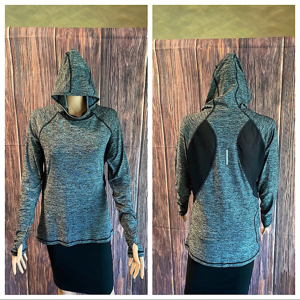 Reebok size medium gray and black light weight athletic workout hooded jacket
